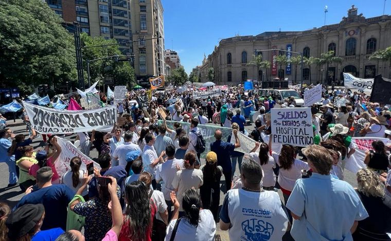 AUDIO: Comenzó el paro por 72 horas de los trabajadores de la Salud en Córdoba