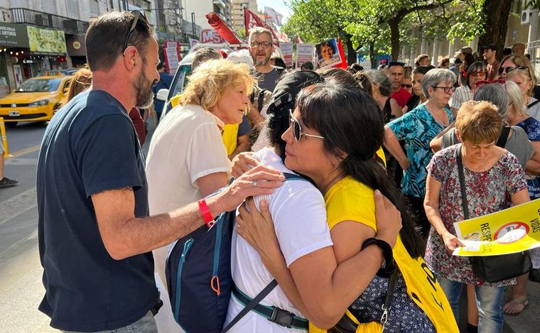 Tragedia de las Altas Cumbres: familiares exigen la renuncia de Oscar González.