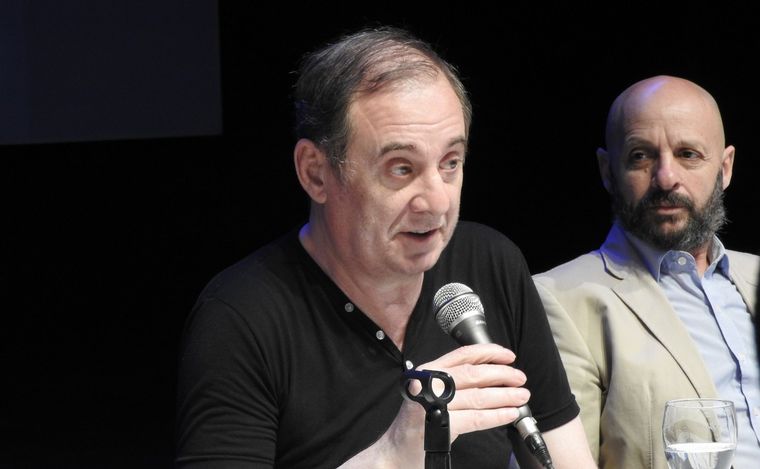 Alejandro Awada interpreta a Gustavo, el esposo de Norma.