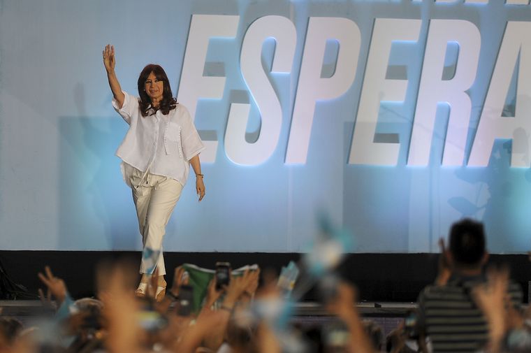 Cristina Kirchner habló ante una multitud en el Día de la Militancia en La Plata.