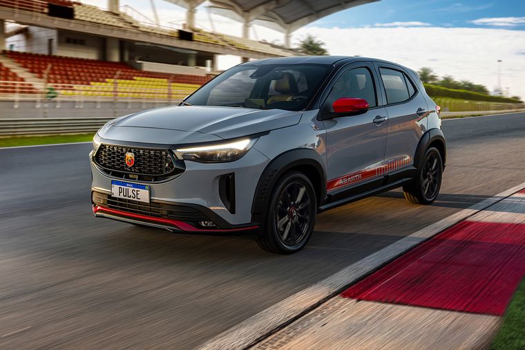 Pulse Abarth, el primer SUV de la marca en el mundo, debuta en Brasil.