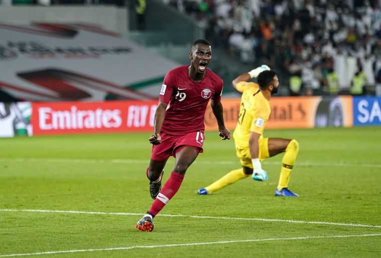 FOTO: Almoez Ali festeja un gol con la camiseta de Qatar. (Foto: Europa Press)