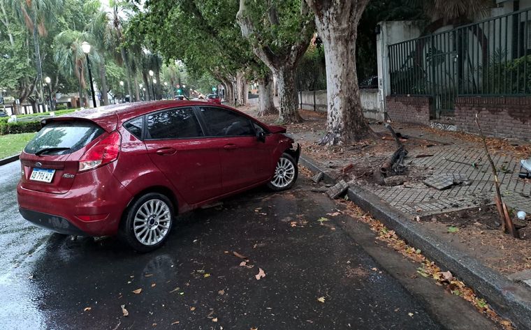 Impactante choque en la lluviosa mañana de lunes.