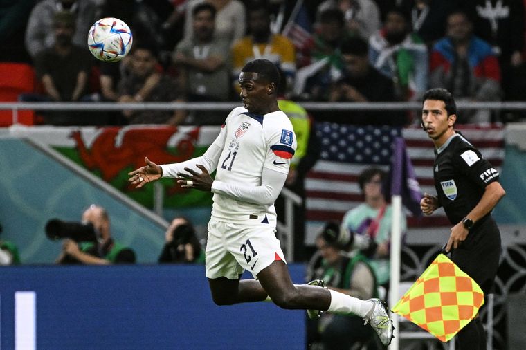 Estados Unidos se mide con Gales en su debut en el Grupo B.