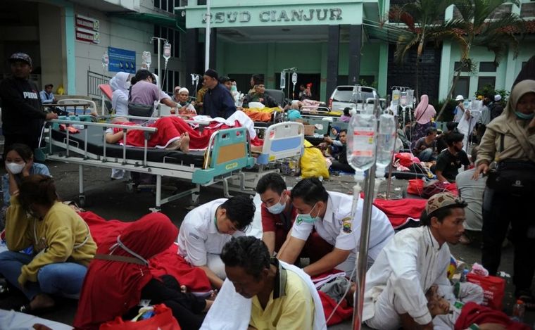 FOTO: Tragedia en Indonesia: al menos 160 muertos por un terremoto.