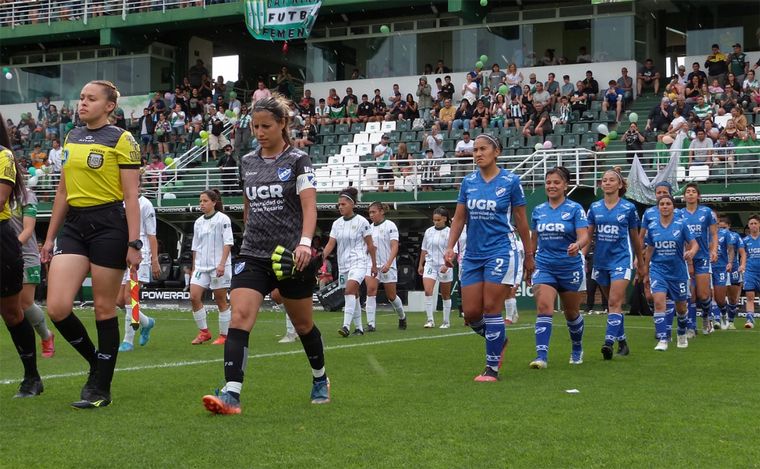 Argentino de Rosario cayó ante Banfield y se quedó en la puerta del ascenso.
