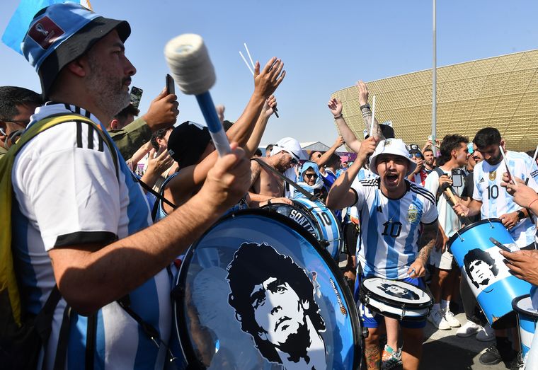 Los hinchas argentinos coparon Doha