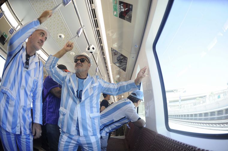 Los hinchas argentinos coparon Doha