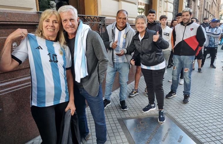 El color rosarino en el debut mundialista.