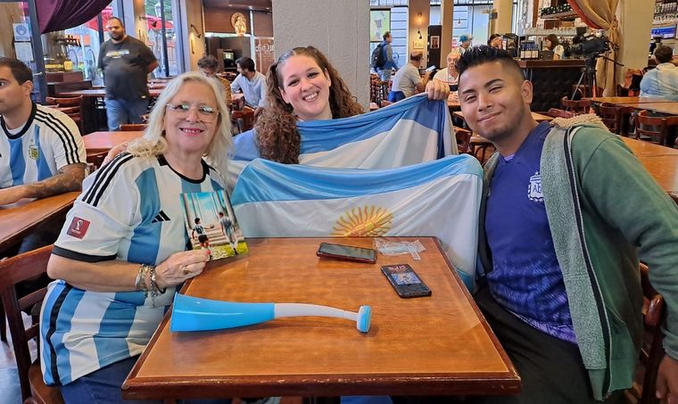 El color rosarino en el debut mundialista.