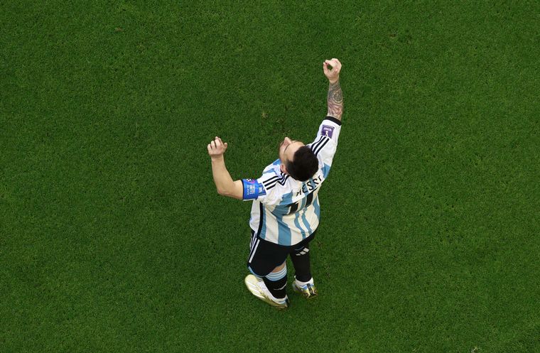Lionel Messi tras anotar el primer gol por penal
