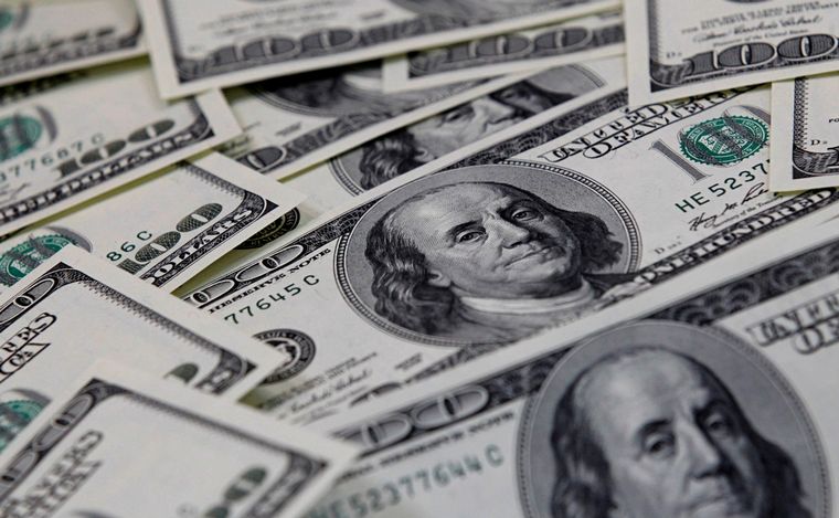 FOTO: El dólar blue retrocedió luego de varias jornadas en alza.