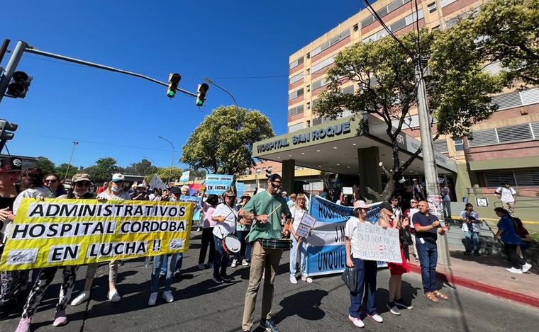 FOTO: Protesta de trabajadores de la Salud en Córdoba.
