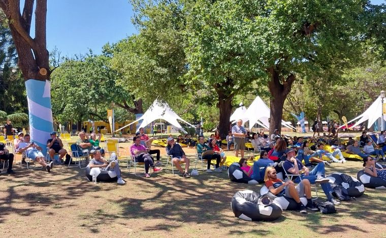 Así fueron los festejos japoneses en CABA por el triunfo ante Alemania.