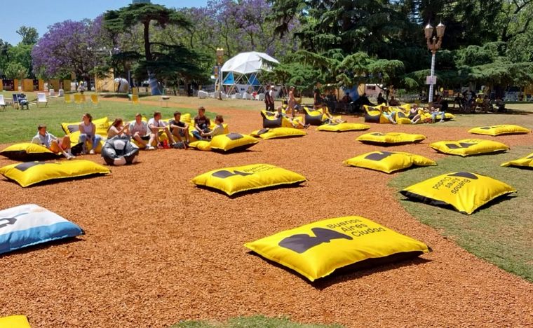 Así fueron los festejos japoneses en CABA por el triunfo ante Alemania.