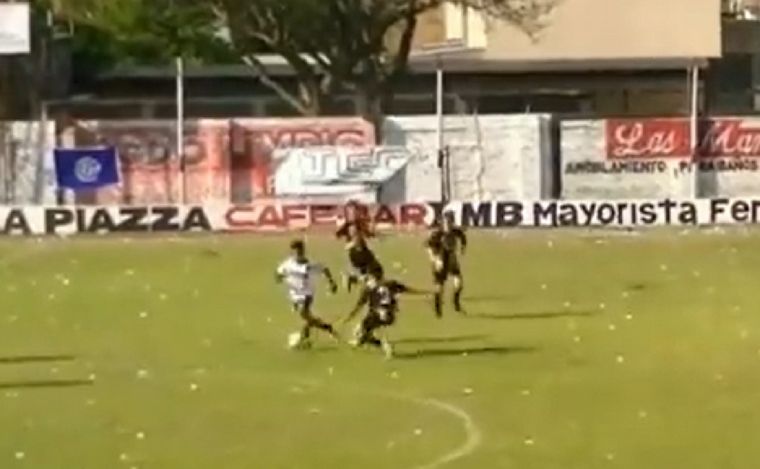 FOTO: Gaspar Biasín y un gol para ponerlo en un cuadro.