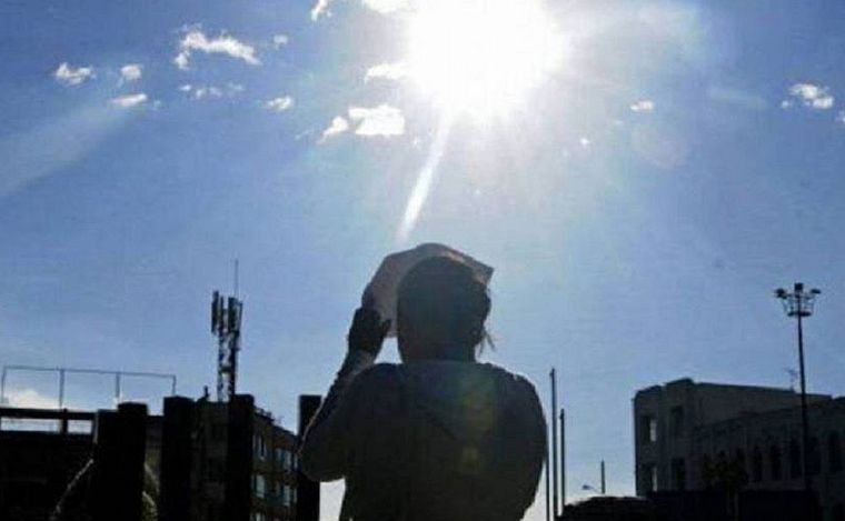 FOTO: Tips para combatir el calor extremo en Rosario. 