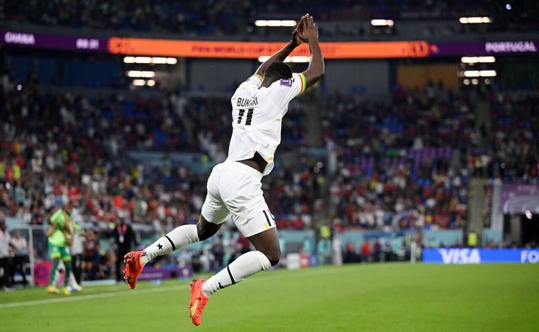  Bukari marcó el segundo gol y lo festejó a lo Cristiano Ronaldo (Foto:@fifaworldcup)
