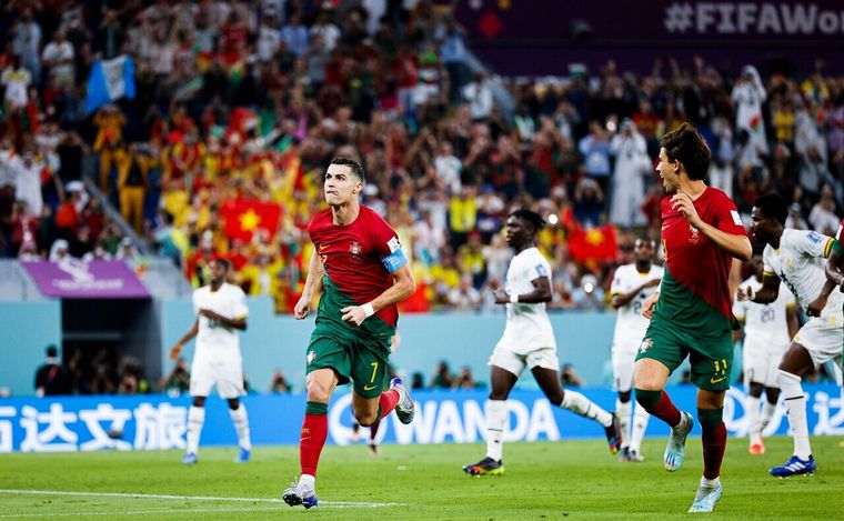 Cristiano Ronaldo continúa en la Selección.(Foto: @selecaopotugal)