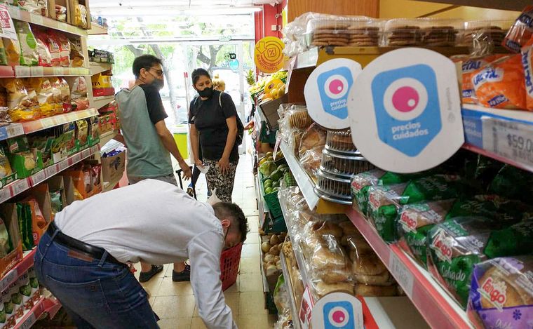 FOTO: En septiembre subió el consumo en supermercados, pero cayó en centros mayoristas.