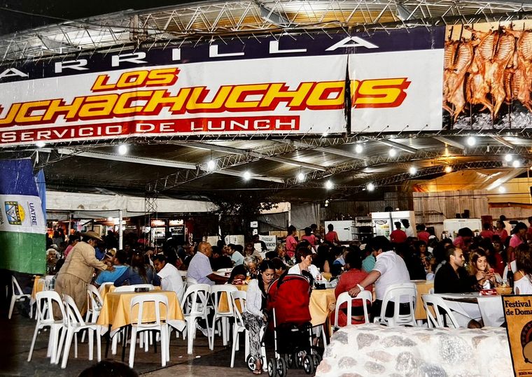 Los Muchachuchos, una parrilla que cumple 40 años en el Festival de Jesús María. 