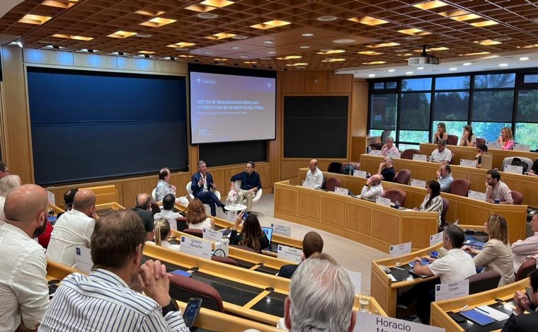 Antes de ir a Qatar, Andrés Fassi disertó en la Universidad Astral (FOTO: Talleres)