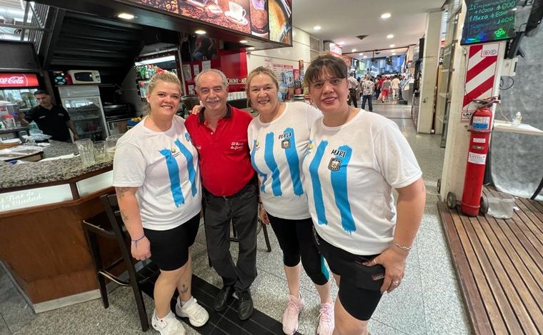 La previa de Argentino-México en el Mercado Norte.