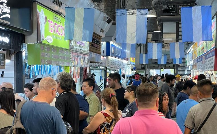 La previa de Argentino-México en el Mercado Norte.