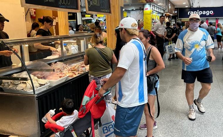 La previa de Argentino-México en el Mercado Norte.