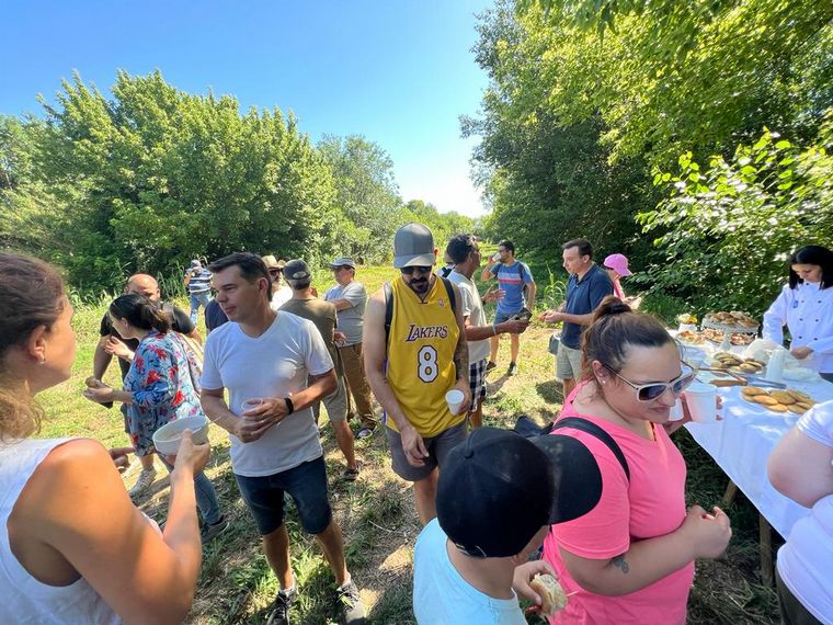 La familia de Cadena 3 plantó árboles de la mano de BAUM