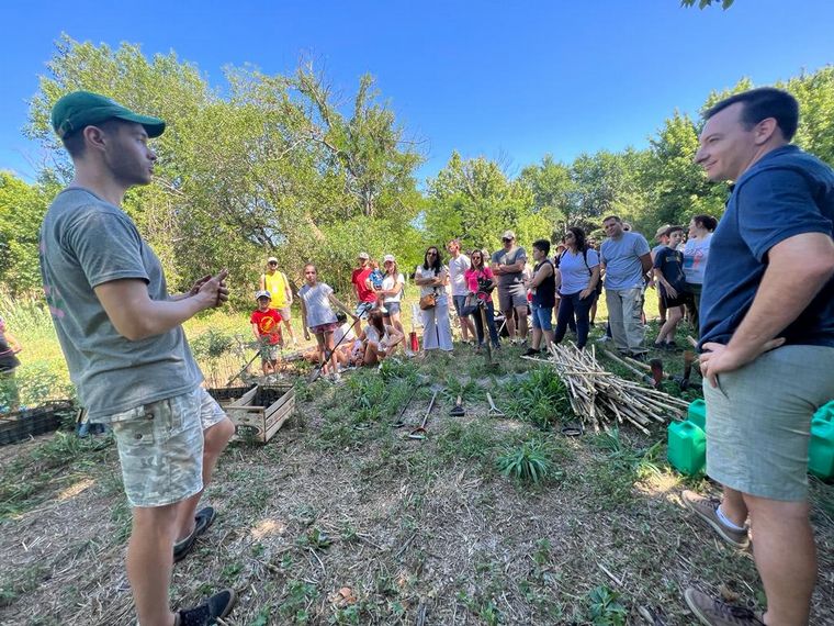 La familia de Cadena 3 plantó árboles de la mano de BAUM