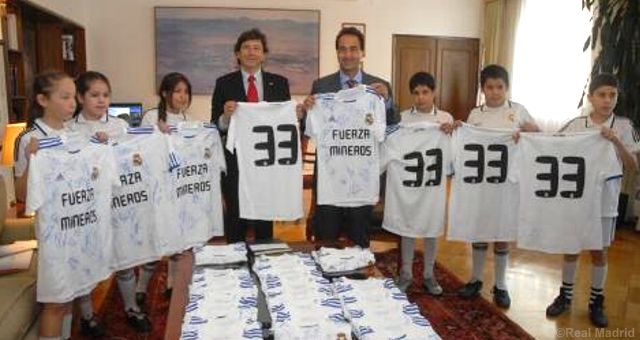 El Real Madrid envía 33 camisetas a los mineros atrapados en Chile