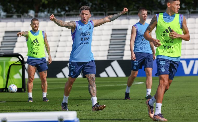 Argentina entrena con miras al partido ante Polonia.