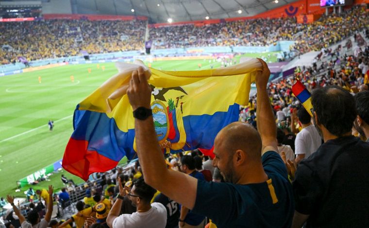 Ecuador busca los octavos de final del Mundial ante Senegal.