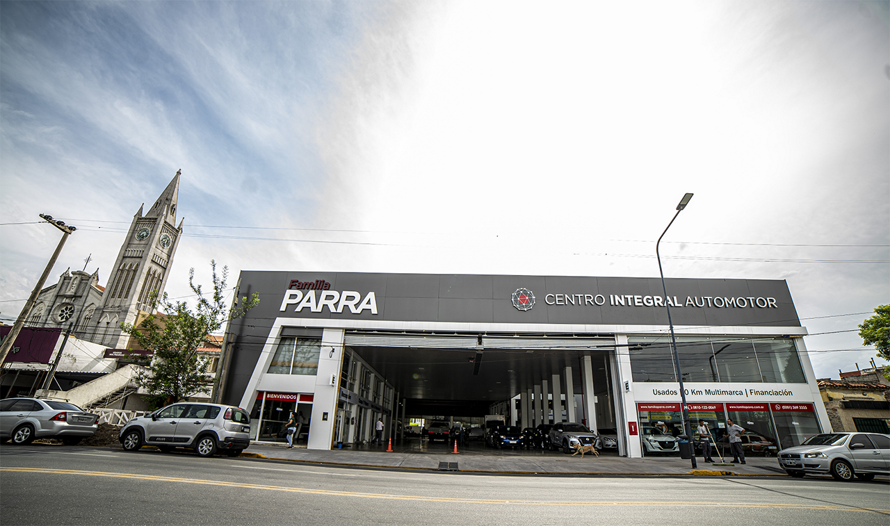 FOTO: Familia Parra inauguró el Centro Integral Automotor.
