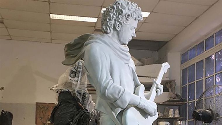 La escultura de Gustavo Cerati ya está en Costa Rica.