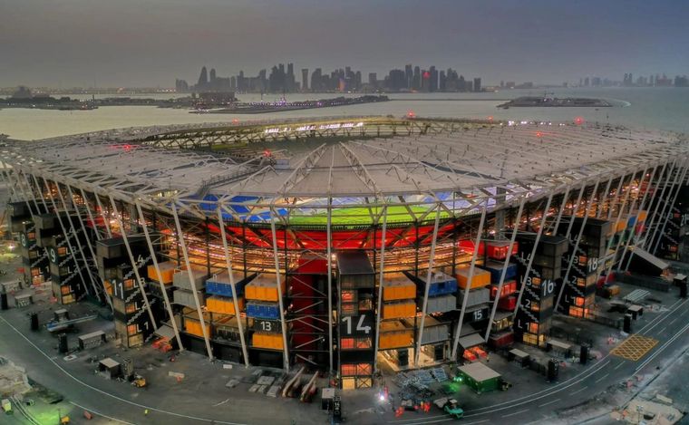 El moderno estadio 974 es reconocido por su particular forma de construcción