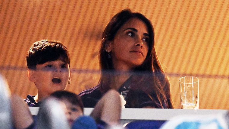 Argentina fue local en el Estadio 974: las mejores fotos de los hinchas