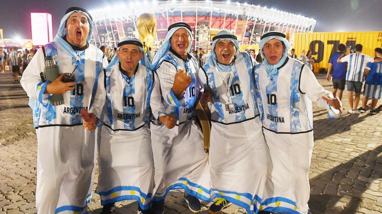 Argentina fue local en el Estadio 974: las mejores fotos de los hinchas