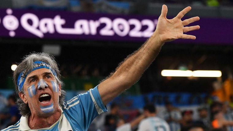 Argentina fue local en el Estadio 974: las mejores fotos de los hinchas