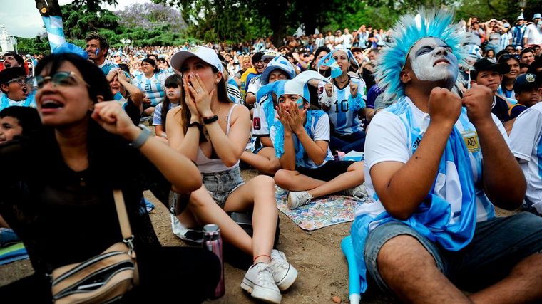 El partido se vivió en todo el país a través de pantallas gigantes