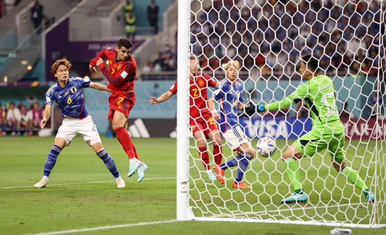 FOTO: Álvaro Morata abrió el marcador del partido para España, ante Japón (Foto: @SC_ESPN).