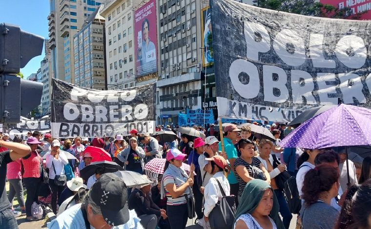 AUDIO: Organizaciones sociales cortan el Puente Pueyrredón y en el Obelisco