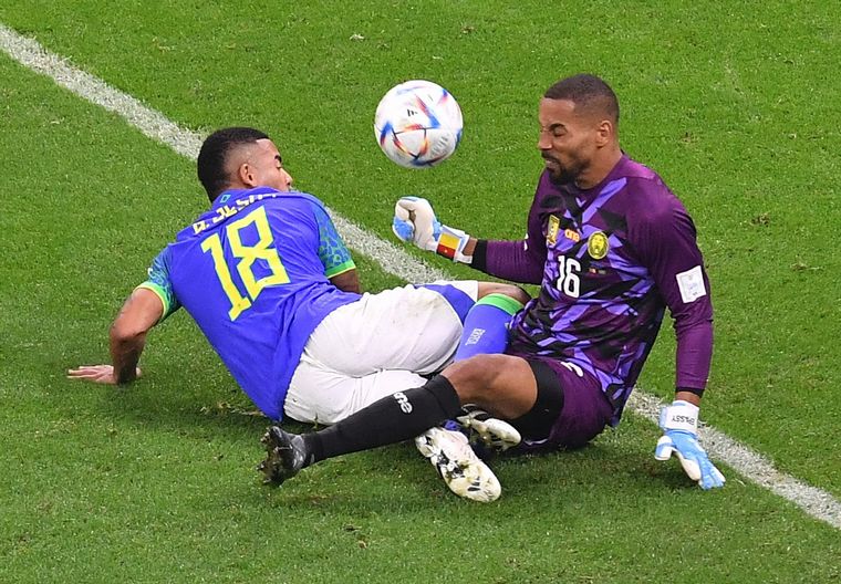 Camerún sorprendió a Brasil en el cierre del grupo.
