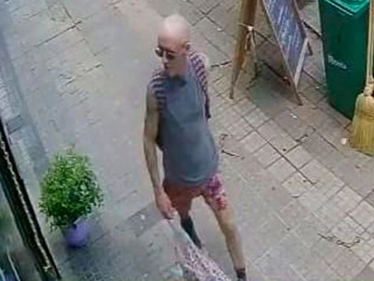 FOTO: El ladrón es intensamente buscado en La Plata.