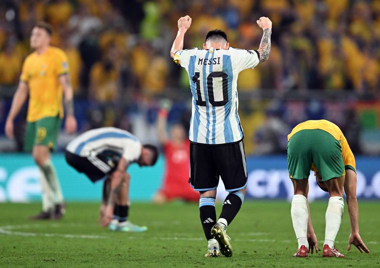 FOTO: Lionel Messi festeja el triunfo de Argentina en octavos de final.