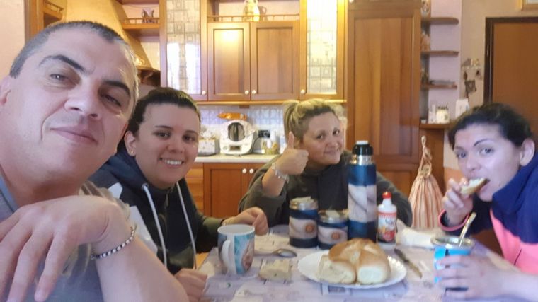 Es cordobesa y trabaja en el control de calidad de autos Maserati en Italia.