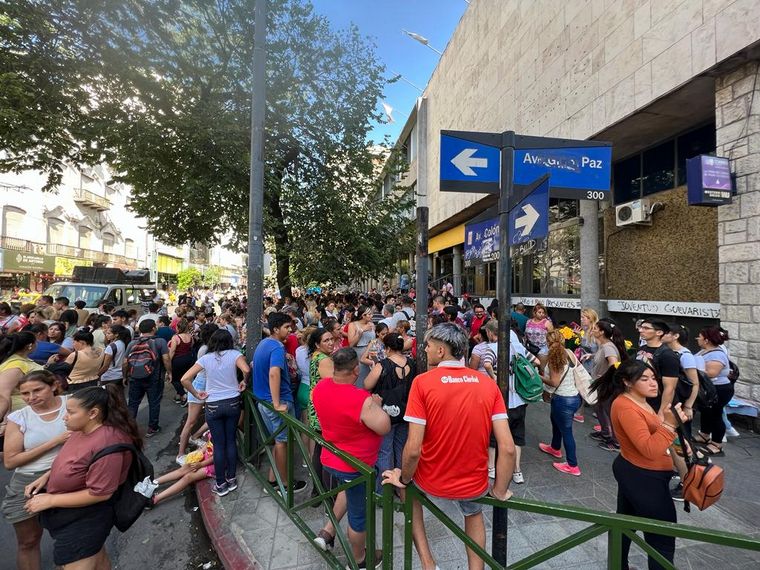 Martes complicado en el centro cordobés por protesta por planes sociales
