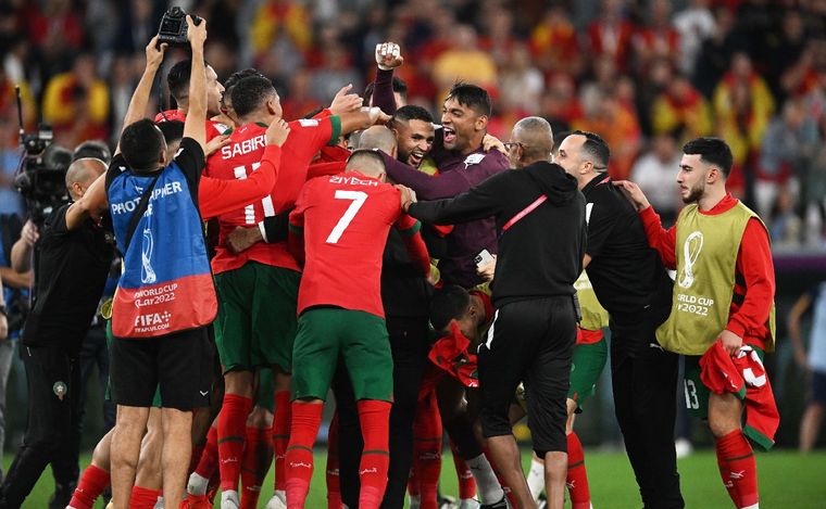FOTO: Marruecos avanzó a los cuartos por primera vez en su historia.
