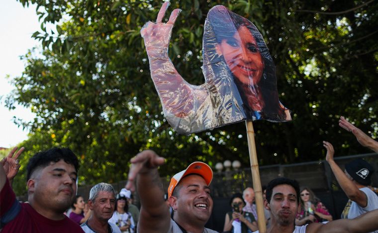 Causa Vialidad: militantes kirchneristas se manifestaron tras el veredicto.